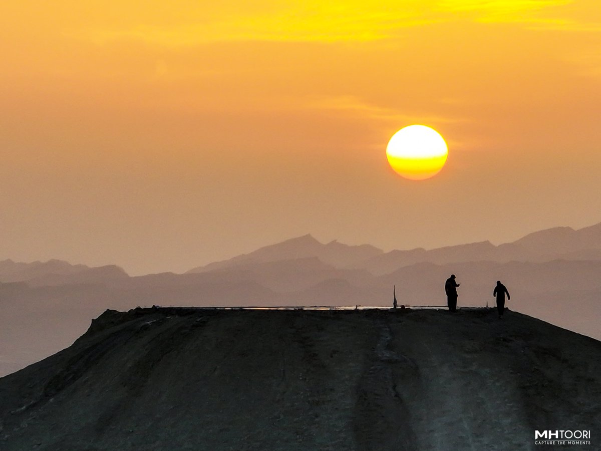muzamil_toori's tweet photo. Chandergupt #MudVolcano #GoldenHour #Balochistan #mhtoori #Sunset #Hingol https://t.co/8T5eDW0BMA