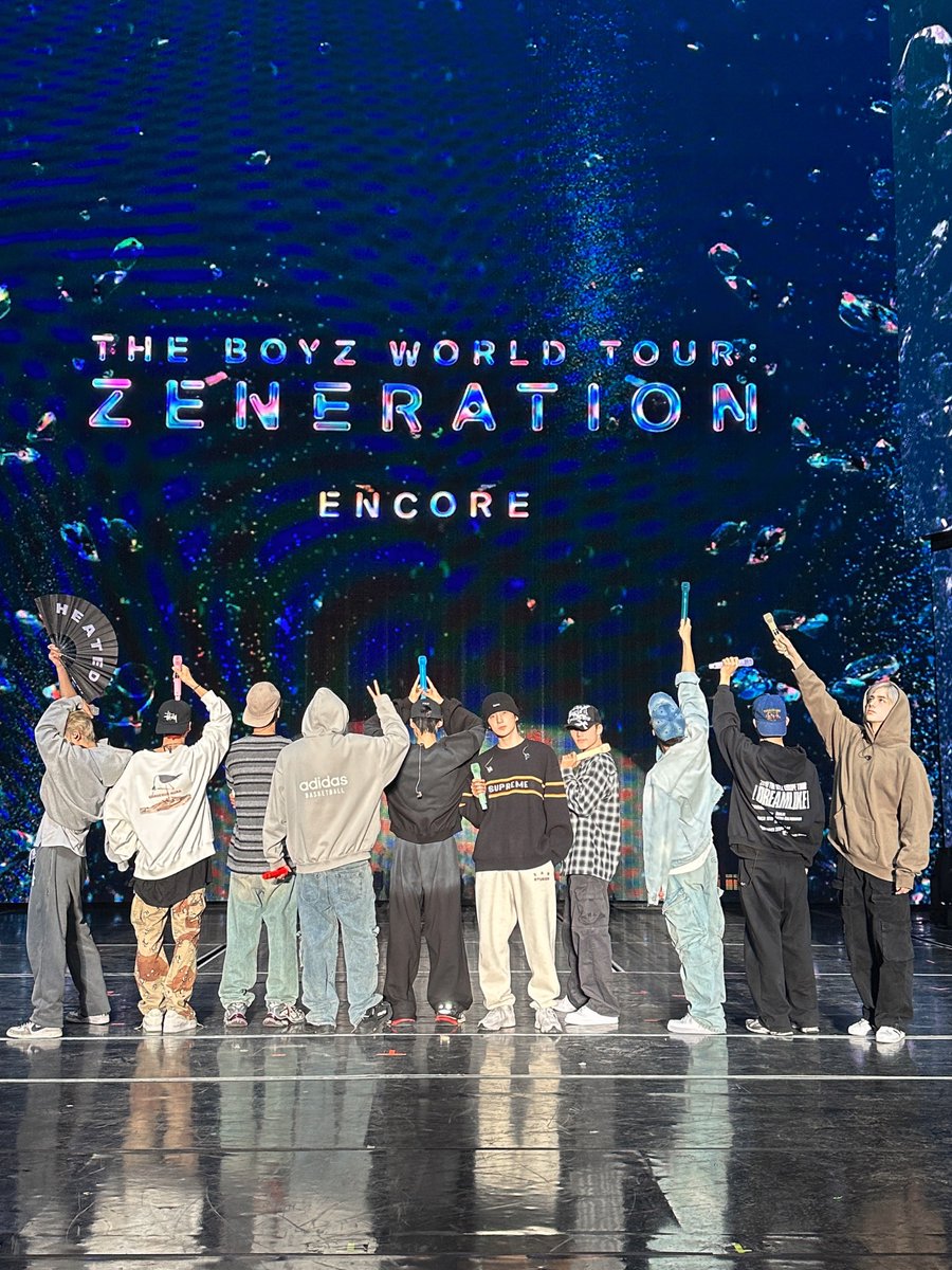 [📸] THE BOYZ 2ND WORLD TOUR : ZENERATION – ENCORE DAY 3🧬

더비〰️ 잠시 후 오프라인과 비욘드 라이브에서 만나요❤️‍🔥📢

#THEBOYZ #더보이즈 #ZENERATION #제너레이션