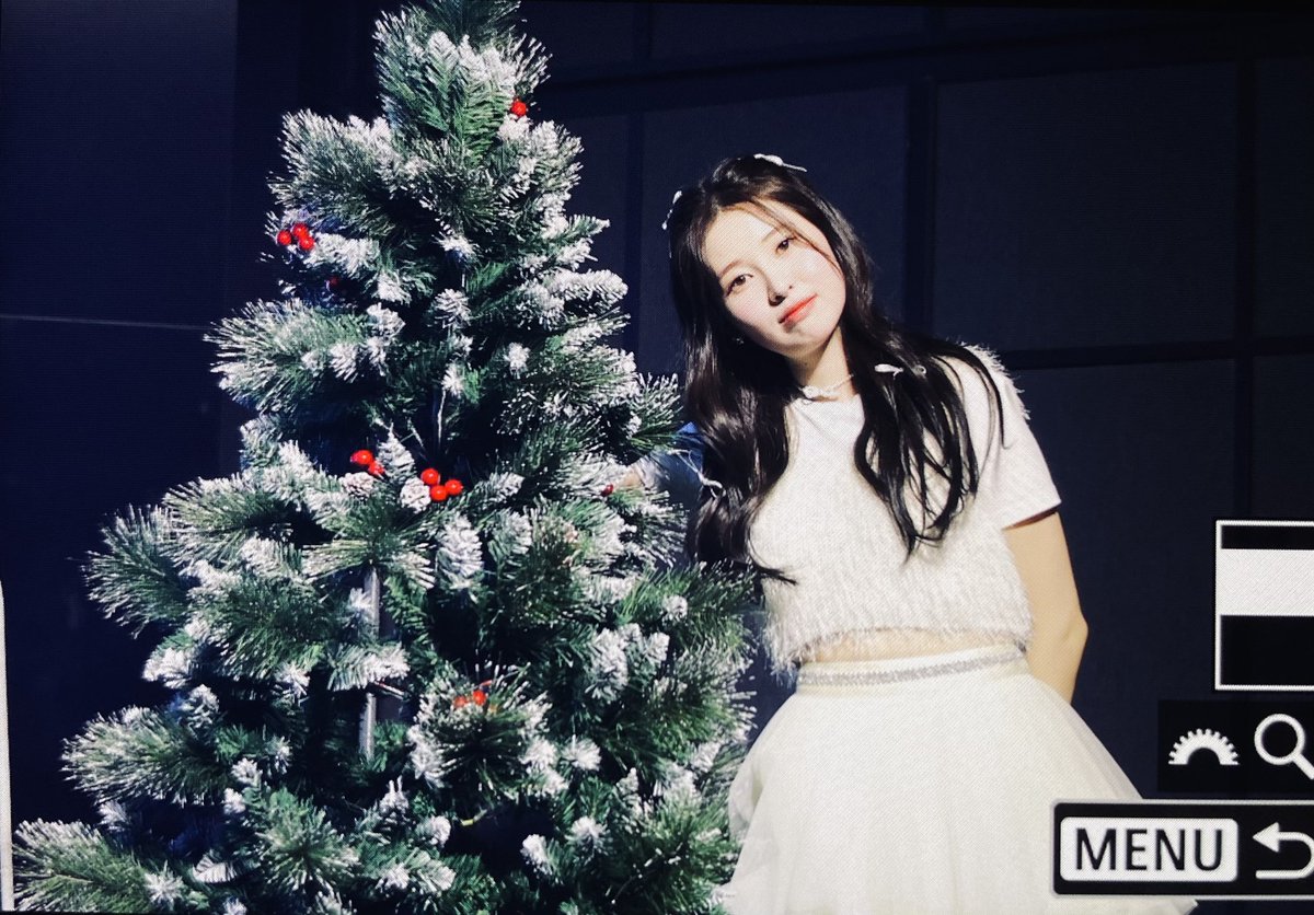 yebinhouse's tweet photo. 231203 백예빈

크리스마스 다왔다 https://t.co/H4pjj7lHtX