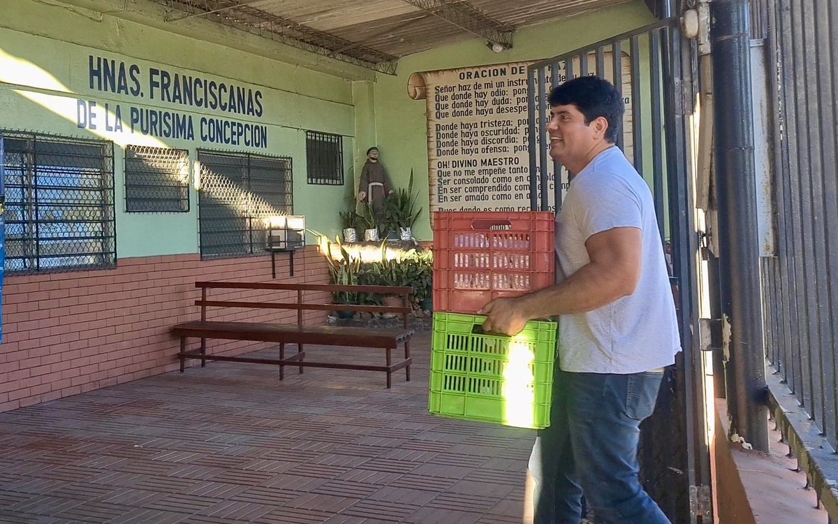 joseandreshsv's tweet photo. Gracias a Dios compartimos con la Comunidad Eclesial San Francisco Javier de la Iglesia San Francisco de Asís, gracias por invitarme y permitirme integrar esfuerzos con ustedes en esta obra de amor. #Alcalde10
#JoseAndres10
#SScentro https://t.co/xsBeq30a5N