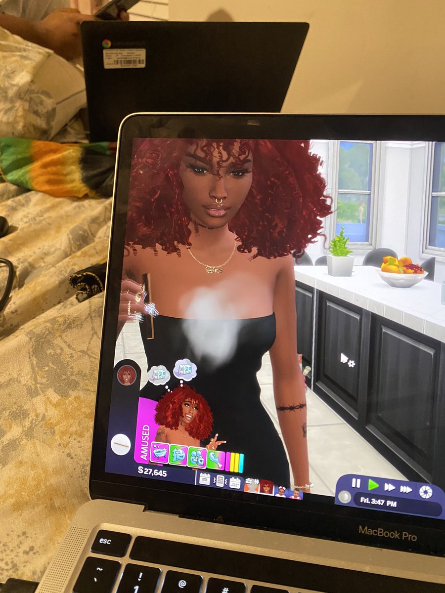 felicia tweet media