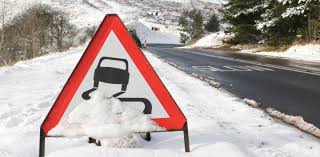 LFRSFireControl's tweet photo. Drive safely and avoid icy and snowy roads if possible, be prepared. #staysafe #teamredwatch #notjustfires #callsandmore https://t.co/hq6UPAJEiQ