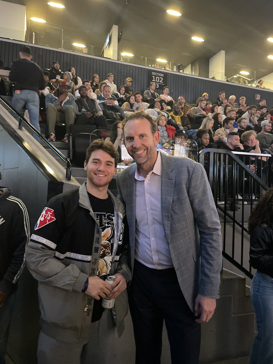 NetsPressIG's tweet photo. Met a lil someone today 😂 a reminder I am 6’3… Sean is tall as hell lol. In all honesty though a very stand up guy who embraces our most loyal fans. Sat in the BK Block in which he supplied the section with beers and waters. Nice to meet you Sean! #NetsWorld https://t.co/pz64muxp0A