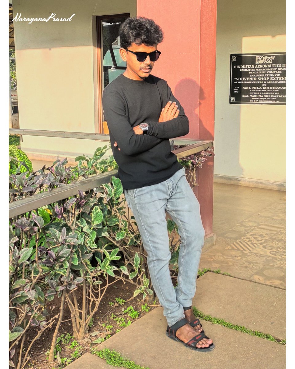 narayan14369568's tweet photo. Black is not just a color, it's an attitude. https://t.co/EbSyvJbOoX