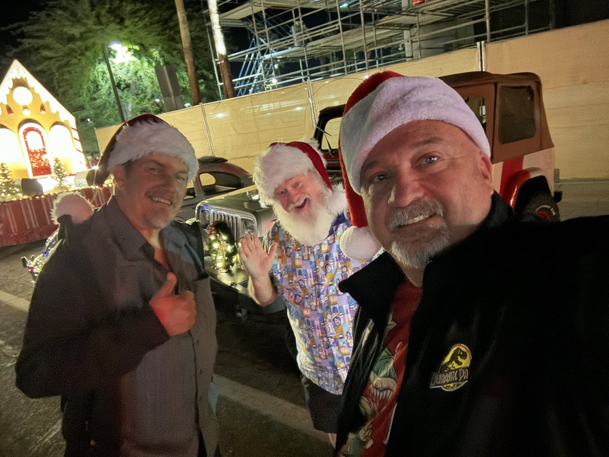 Just_Ask_Paul's tweet image. Rolling side-by-side with Herbie the Love ❤️ Bug tonight for the 31st Annual Festival of Lights Parade Weekend #funtimes #paradefun #moviecars #starcars #jpmp #jurassicjeep88 #nbcpalmsprings #ocho #jp88 #merrychristmas #herbie #lovebug #airmuseum #palmsprings