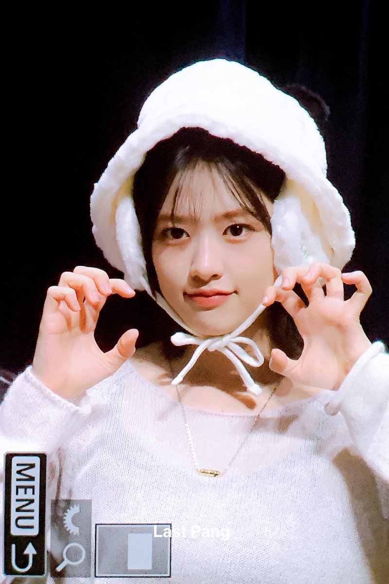 Fur beanie hat Yujin is so precious 🐻‍❄️