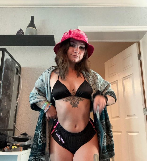 Every #Sunday We Like To Discover The Beautiful Women Across The Web And Give Them A Shout out  For #SeXySunday<a href="/tag/sunday"class="tags">#Sunday</a><a href="/tag/sexysunday"class="tags"><span>#sexysunday</span></a>