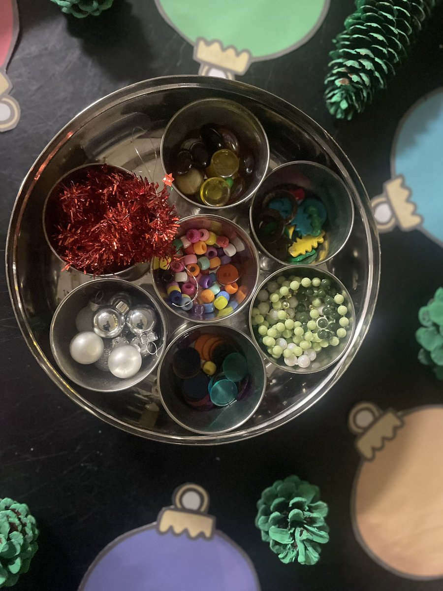 MrsGriffiths7's tweet photo. Loose part bauble and fir come trees 🎄 #finemotor #eyfs #earlyyears #looseparts #christmas #eyfsphysicaldevelopment https://t.co/yuPDsLcqcY
