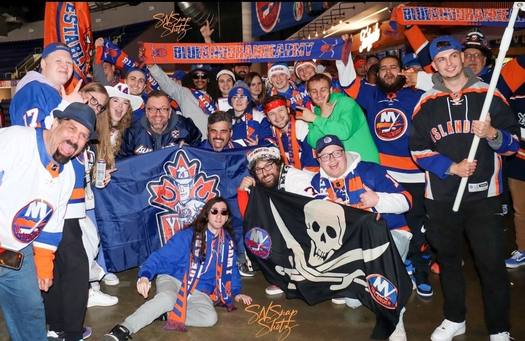 Isles Meetup Calgary (@islesmeetupsyyc) on Twitter photo Us with the BOA! 🟦⬜️🟧🤠🇨🇦
<a href="/NYIslanders/">New York Islanders</a> <a href="/IslesMSGN/">Isles on MSGSN</a>
<a href="/Section_329/">Blue and Orange Army</a> #isles #yesyesyes # Us with the BOA! 🟦⬜️🟧🤠🇨🇦
<a href="/NYIslanders/">New York Islanders</a> <a href="/IslesMSGN/">Isles on MSGSN</a>
<a href="/Section_329/">Blue and Orange Army</a> #isles #yesyesyes #