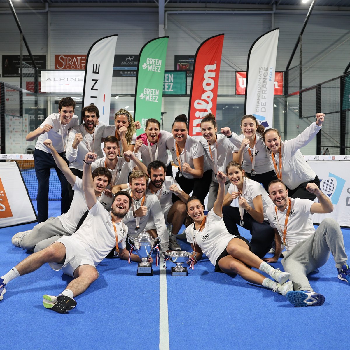 FFTennis's tweet photo. Le All In Padel réalise le doublé en étant couronné champion de France chez les messieurs et les dames ! 🏆🏆
👉 https://t.co/RekZpCRzjs https://t.co/Crq0TkI67i