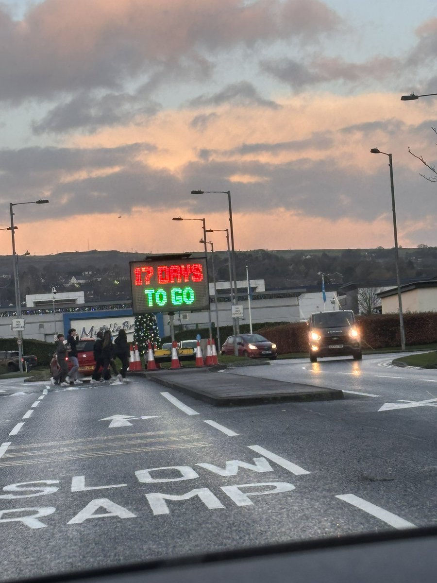 Samantha Brown tweet media