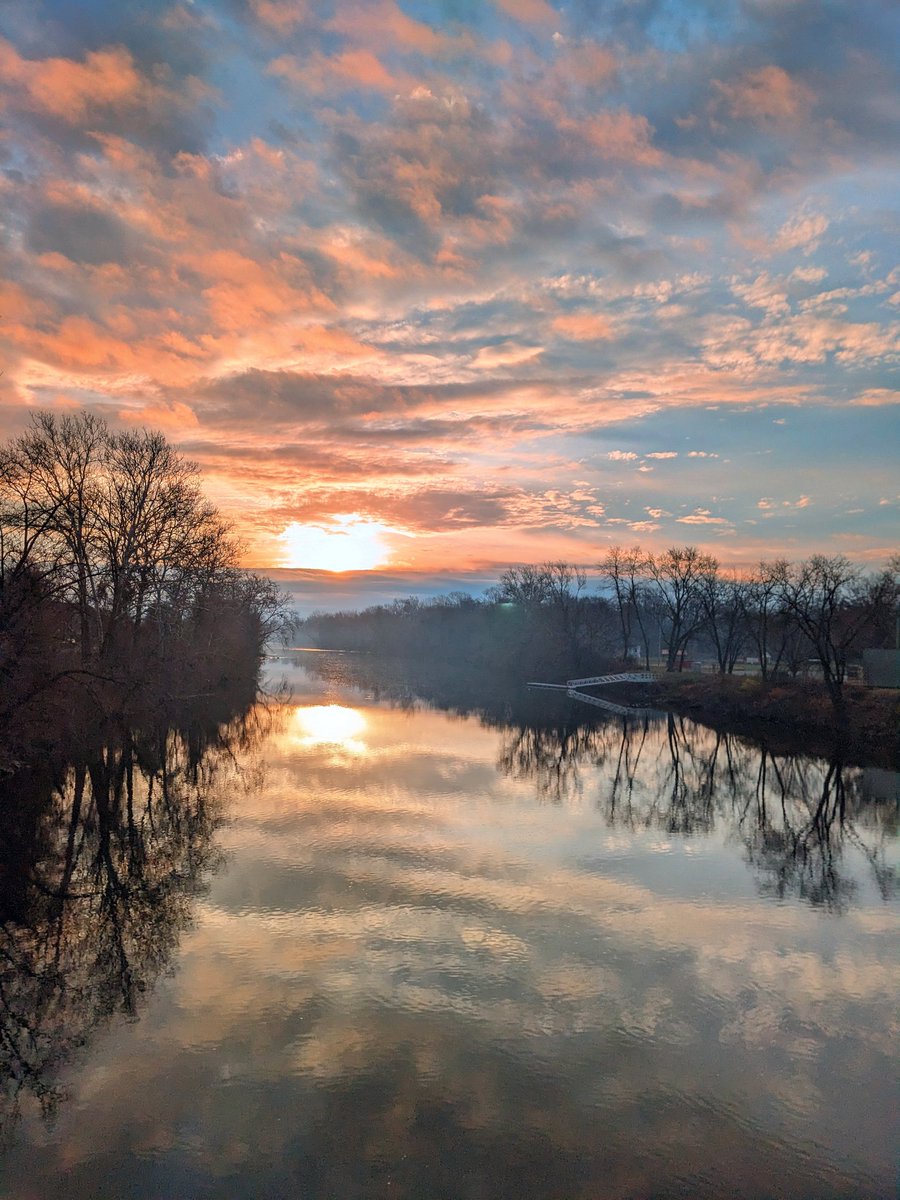 Sunrise Eastern Pennsylvania.... #pasunrise #mybackyard