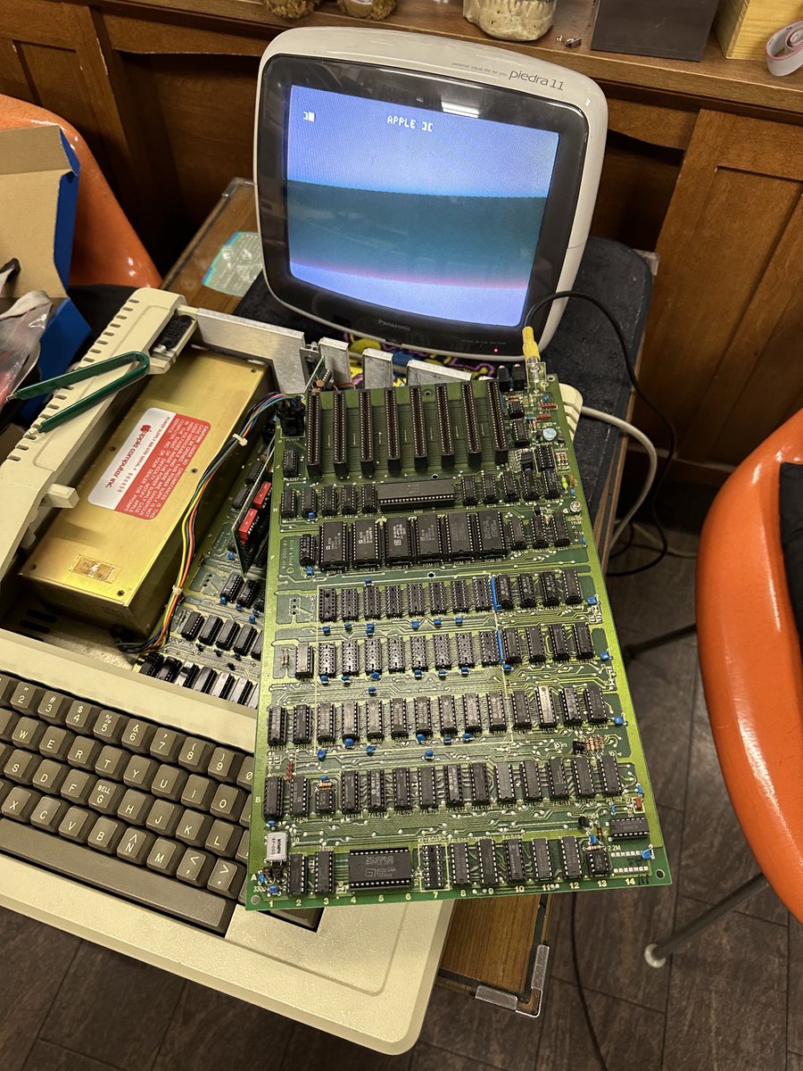 infinity5750's tweet photo. Today I was doing another repair when I suddenly felt the inspiration for this logic board…It took me two years to repair this logic board, but I finally got it fixed.

#AppleIIPlus #KerosMacMods https://t.co/E3dFfBDxLC