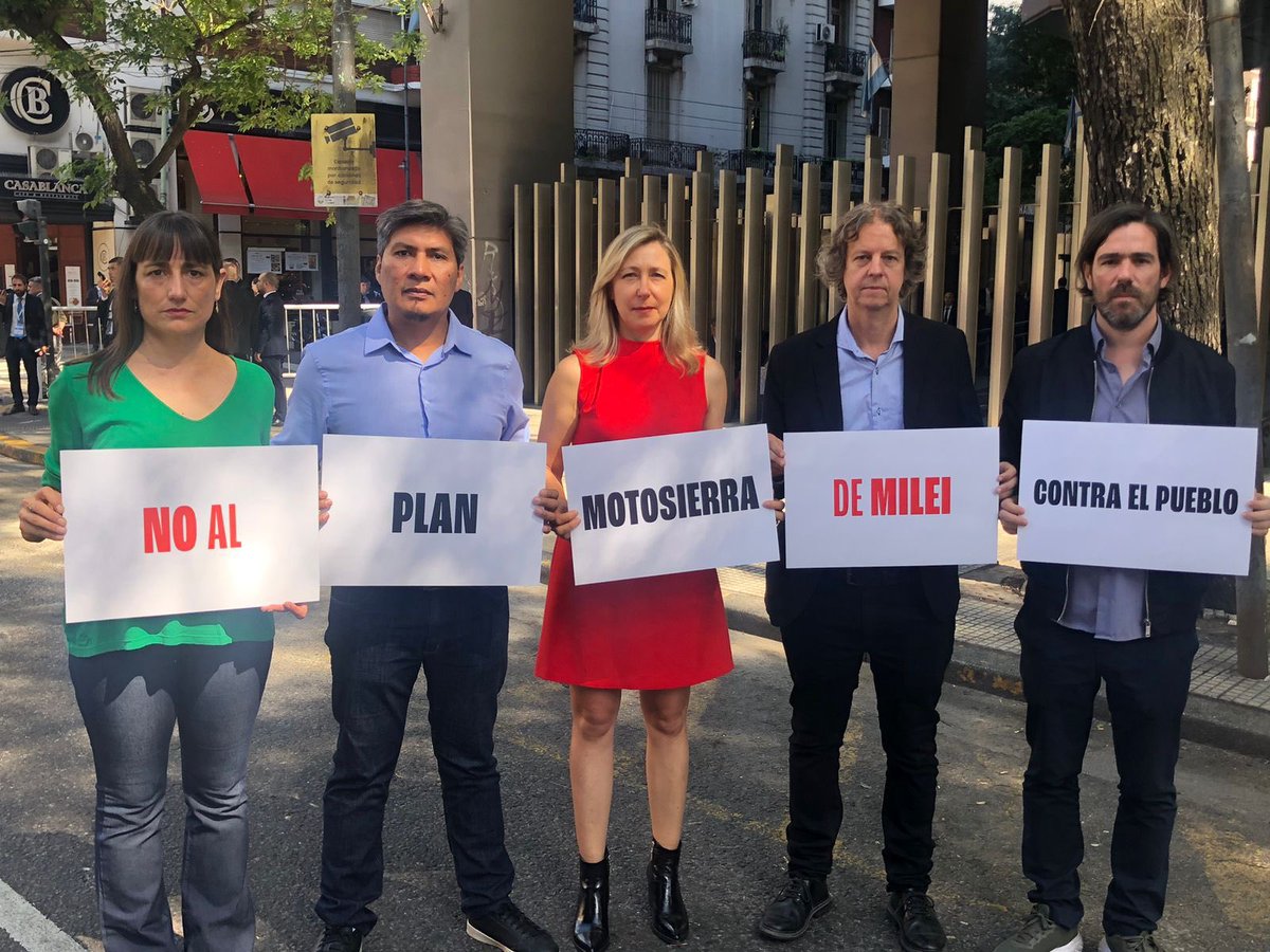 Pampa139's tweet photo. Basta chicos, es mucho, se zarparon 🙃 https://t.co/ZYyA22upmt