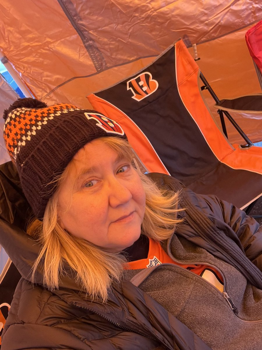 angbb's tweet photo. It’s game dey! #RuleTheJungle 
#whodey! https://t.co/gUefWloX1p