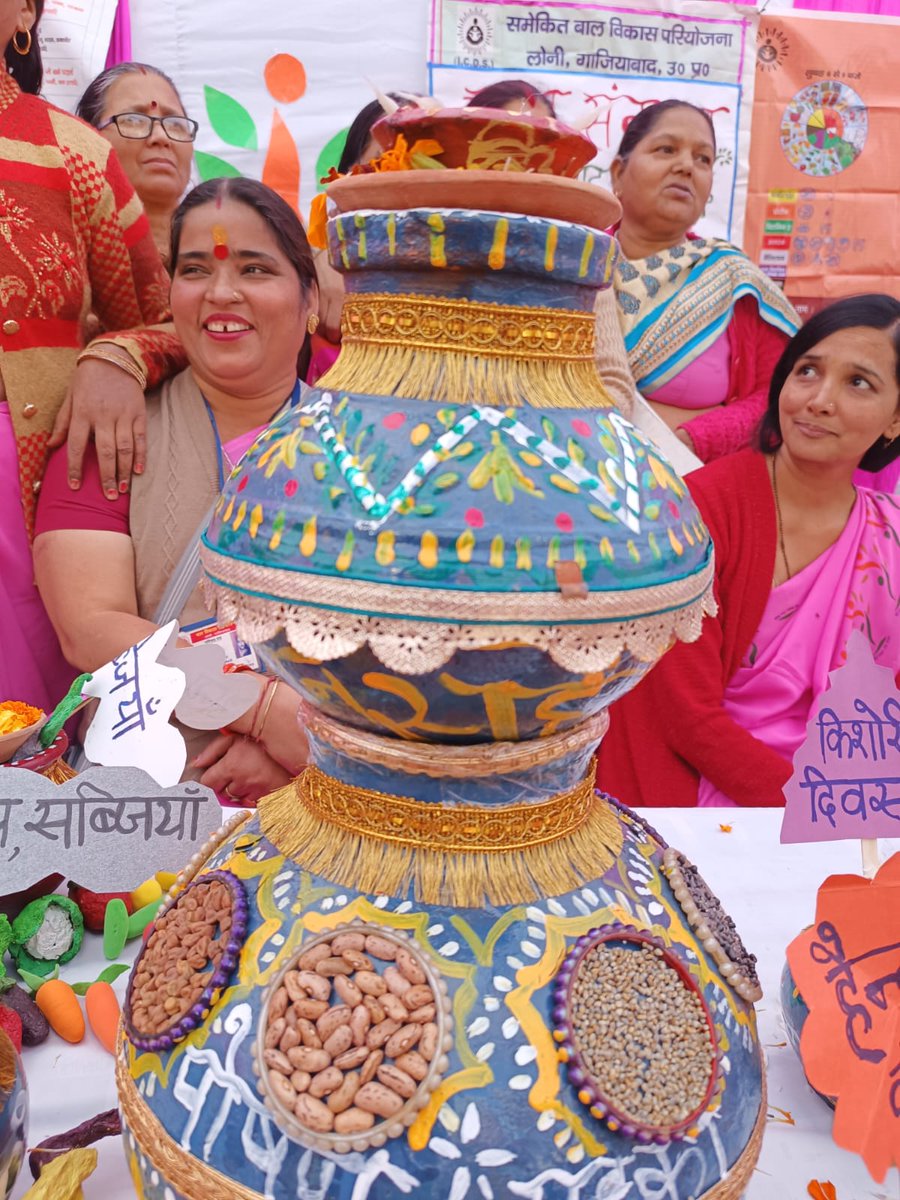 vinitachandra01's tweet photo. विकसित भारत संकल्प यात्रा लोनी गाजियाबाद कार्यकत्रियों द्वारा विभागीय स्टॉल,गोदभराई अन्नप्राशन माननीय सांसद जी एवम विधायक जी द्वारा कराया गया। https://t.co/4u5xOo97wC
