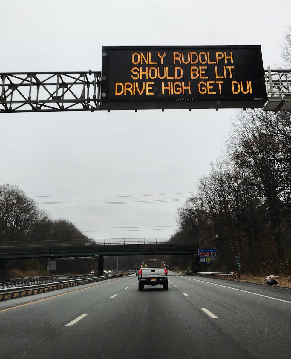 Meowlissaaa's tweet photo. @NewJerseyDOT with the best sign https://t.co/kBFzPlOaag