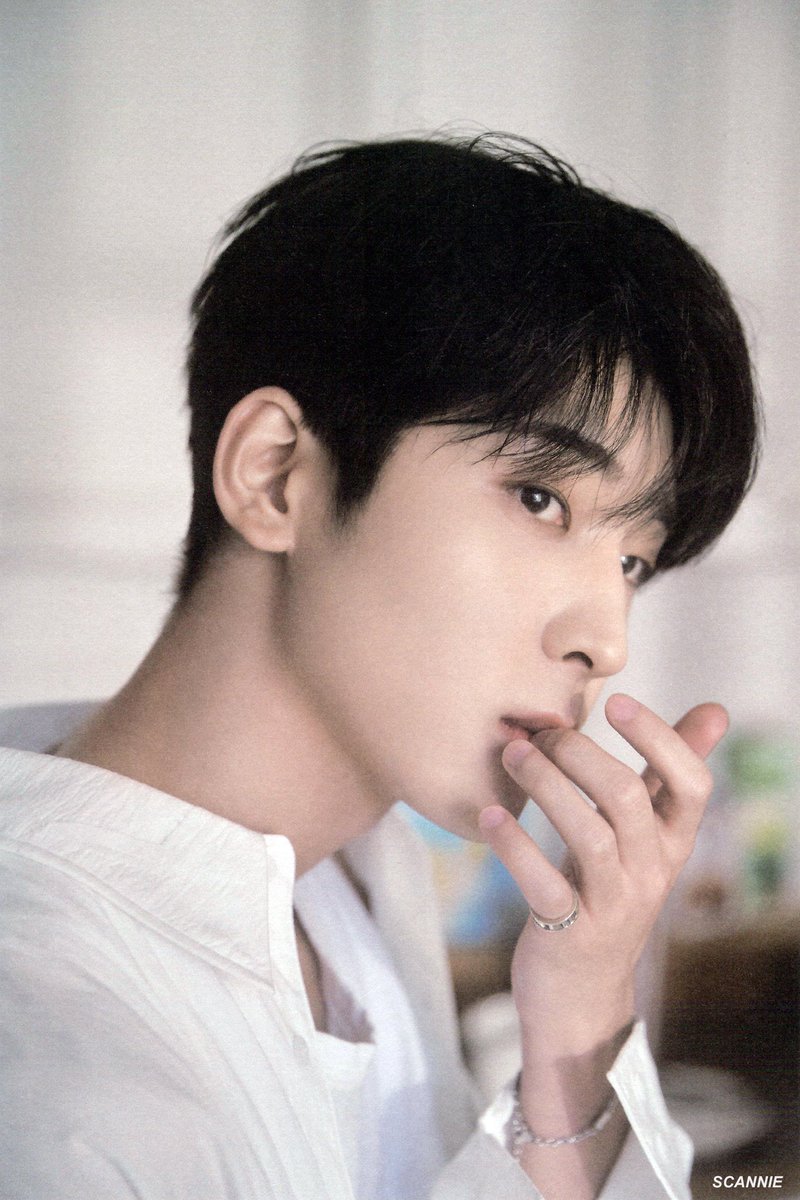 챠 tweet media