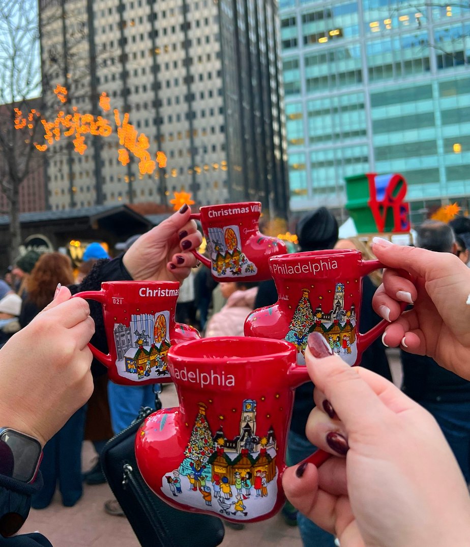 Cheers to a Sunday without scaries at @philachristmas!

#visitphilly #thingstodoinphilly #phillyholidays

📸: phillyfeeling on IG