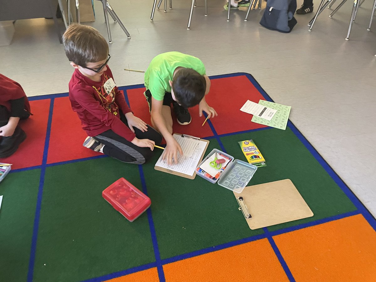 amdd365's tweet photo. Stem/Restaurant Day was a success! We planned how we would create a building and then we used our math skills to use money to buy our supplies. More pics soon! They showed the 4 C’s and loved working together. First grade rocks! @KSpringsLions https://t.co/1yarsUgktS