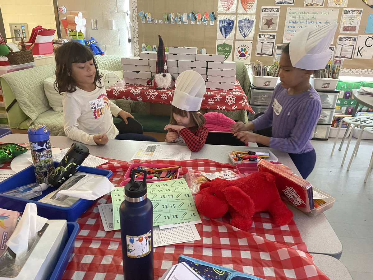 amdd365's tweet photo. Stem/Restaurant Day was a success! We planned how we would create a building and then we used our math skills to use money to buy our supplies. More pics soon! They showed the 4 C’s and loved working together. First grade rocks! @KSpringsLions https://t.co/1yarsUgktS