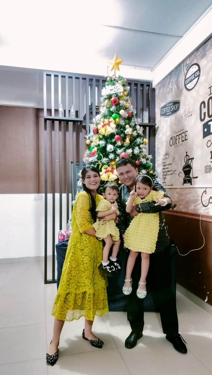 Frawiranababan's tweet photo. Selamat Natal utk saudara yang merayakan #Christmas2023 #Christmas #family https://t.co/xvLX5h3WCS
