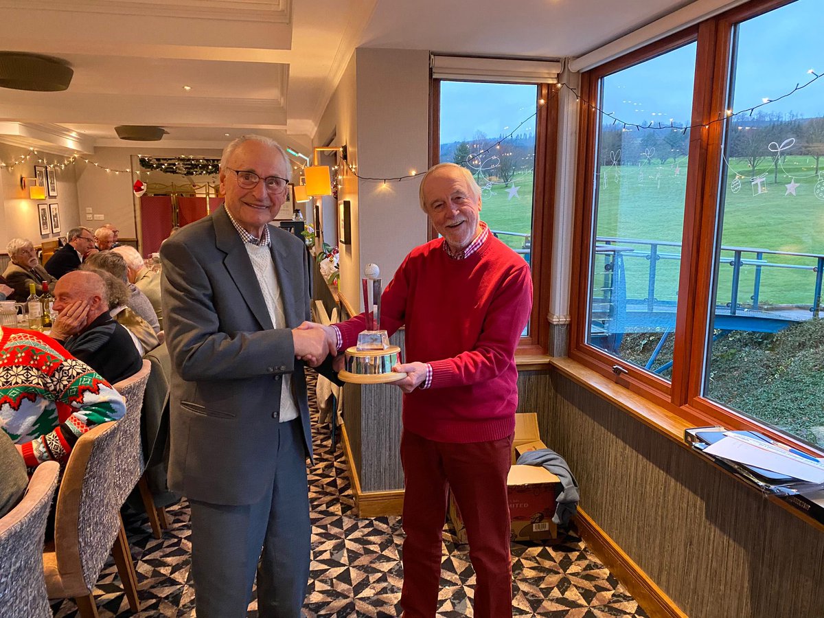 And the winner of the club’s Stanley Ridgeway Trophy, played for by our Thursday AM seniors (The TAMS), was the oldest player in the club, 97-year-old Steve Baczkowski! An incredible achievement, Steve … you’re an inspiration to us all 🏆👏🏼