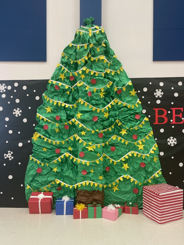 Our PTO is busy decorating for our Holiday Program next week! Thanks for all you do! @HISDFACE @HisdSouth <a href="/HoustonISD/">Houston ISD</a>