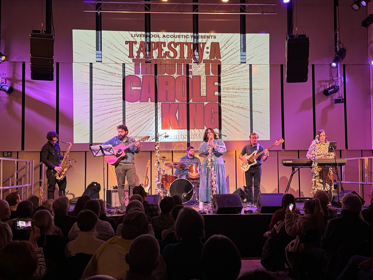 Here for first of two sold out performances of Tapestry: A Tribute to Carole King at the @liverpoolphil Music Room is @VisionsofAlbion playing the entire multi award-winning album in its entirety with full band. What fab stuff! 😎