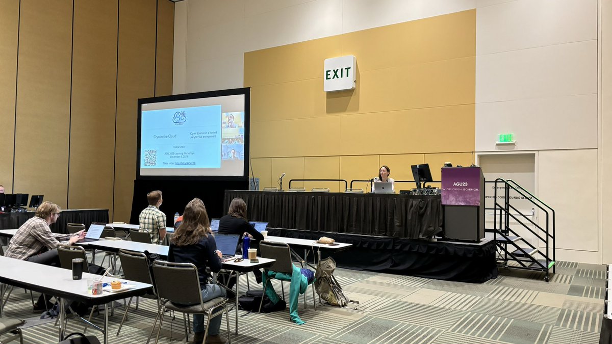 We’re kicking off our #AGU23 a bit early this year with @TashaMSnow leading a #CryoCloud workshop with some of the other instructors (@jdmillstein, @Michalea_King, Wilson Sauthoff, Jonny Kingslake, etc) sitting in the front row.