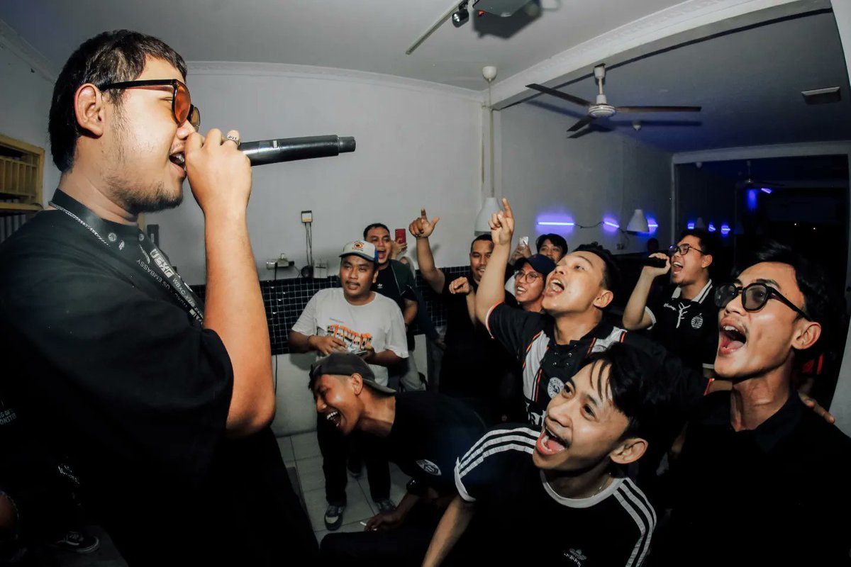 SEMUT MERAH POP PUNK tweet media