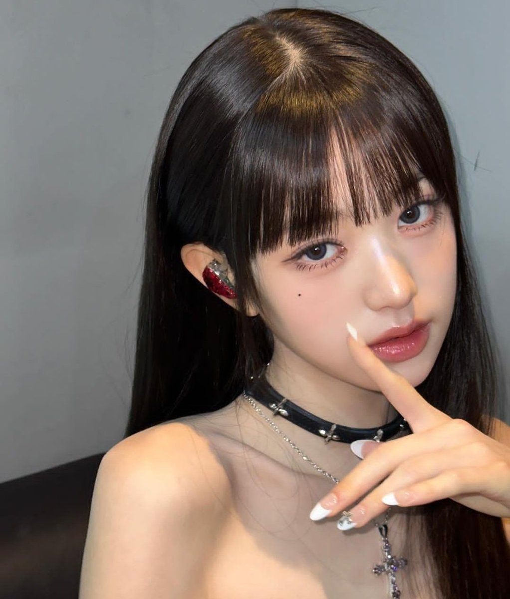 US3RKD's tweet photo. Wonyoung Vibes >>> https://t.co/Z3D1v8Wgpi
