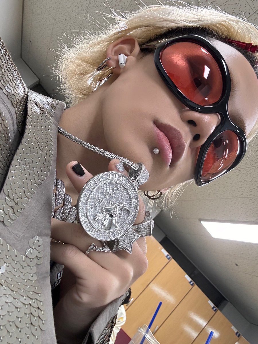 FILO SKIES tweet media