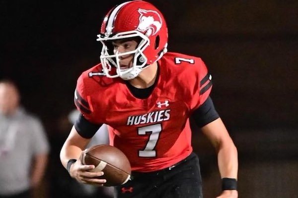 ArRecruitingGuy's tweet photo. Offered Alabama QB has strong Arkansas ties: Arkansas football Coach Sam Pittman offered a preferred walk-on offer to record-setting quarterback Peyton Floyd, son of former Shiloh Christian Coach Josh Floyd on Thursday. https://t.co/U0N8NpDqXM https://t.co/gu7LVCXuiT