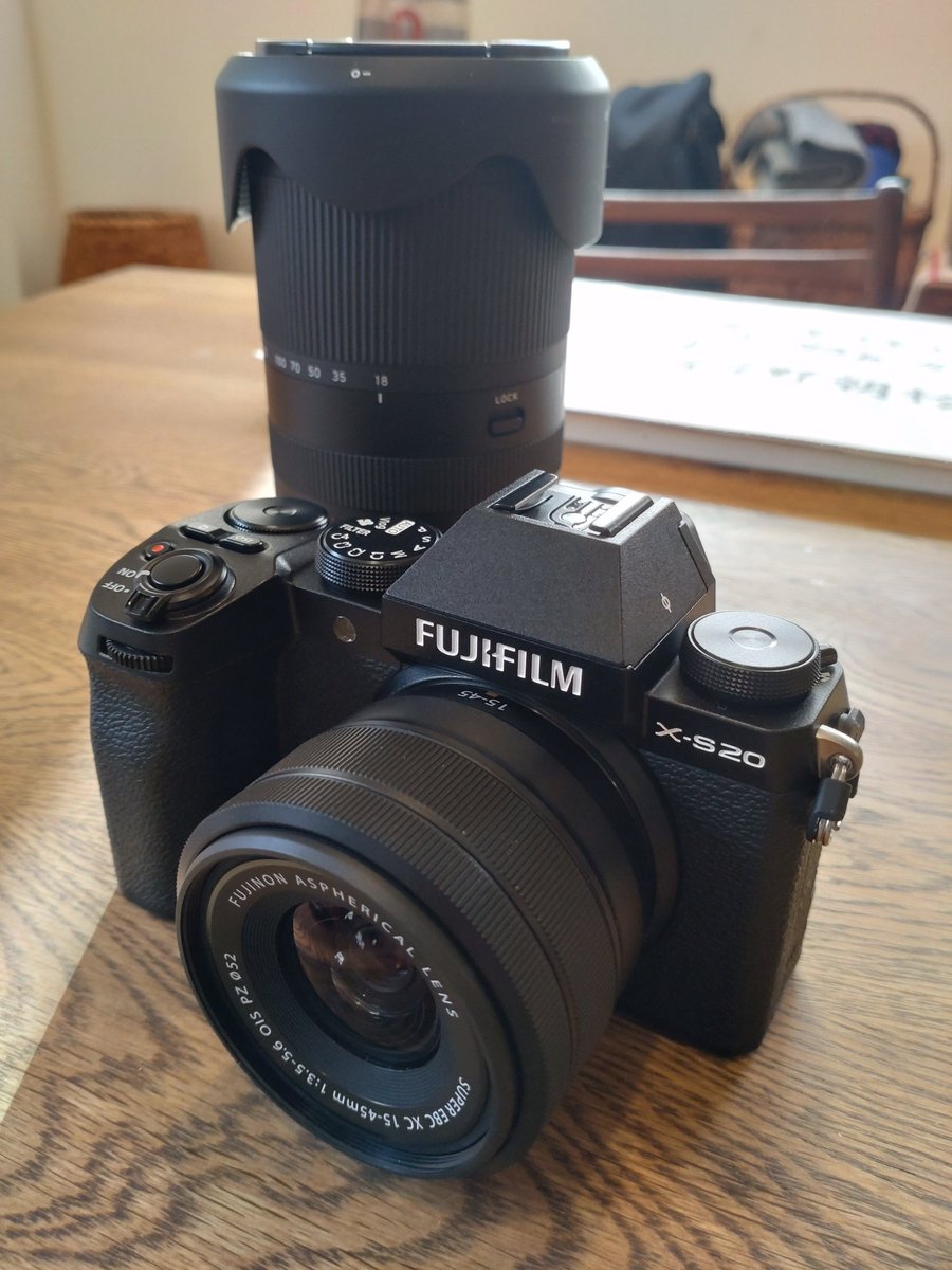 castagninoo's tweet photo. ニューカメラきたー♪
3ヶ月待ちでやっと😄
しばらくカメラマンごっこしよ
#fujifilmxs20
#TAMRON18300 https://t.co/eQDiNWH7pV