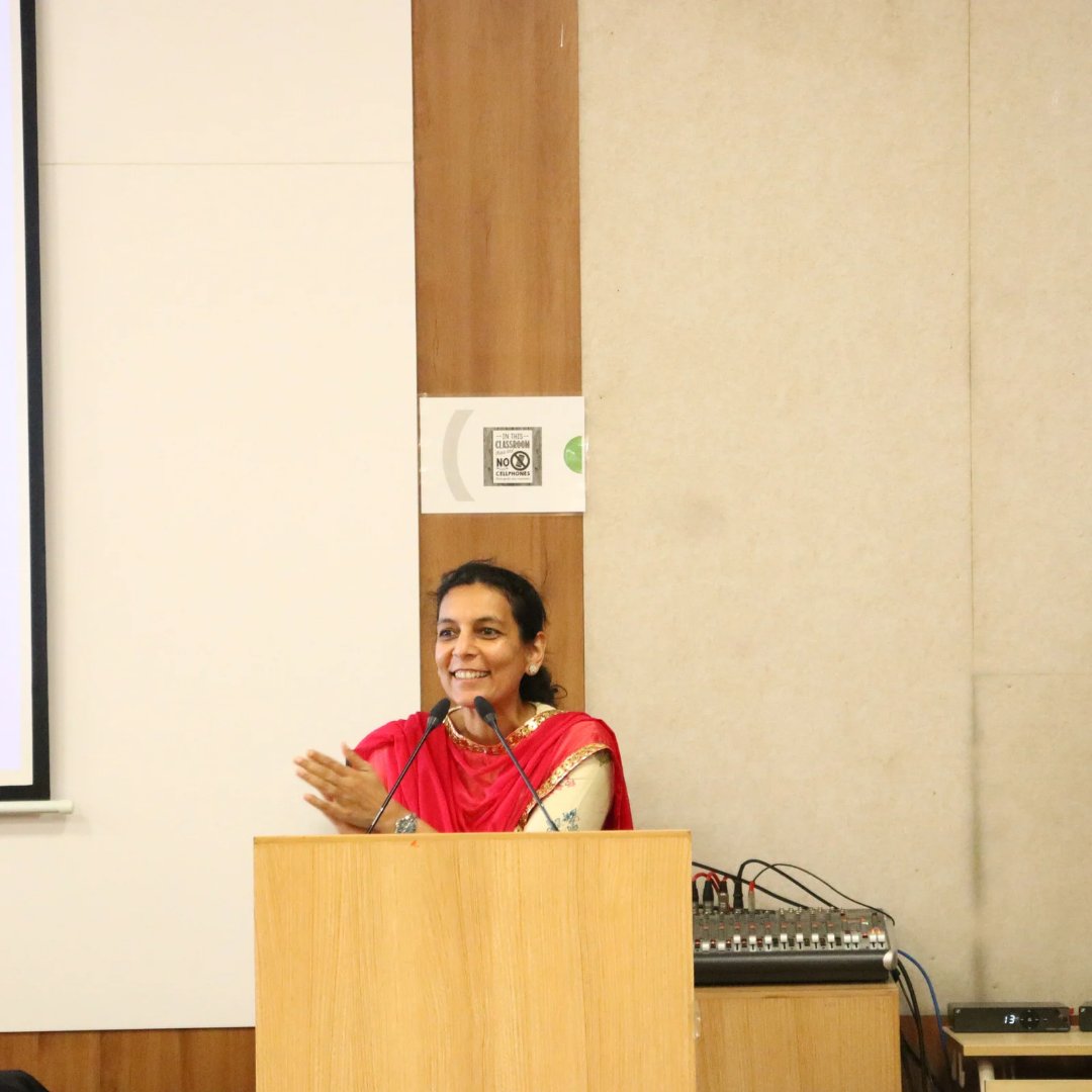 SIBMBengaluru's tweet photo. At the 20th Convocation held on Saturday, December 9th, 2023, Dr. Nilesh Kumbhojkar, Director at SCAE, delivered a memorable speech, engaging with and addressing our esteemed alumni.
#LifeAtSIBMB
#SIBMBengaluru
#Convocation23
#SCAE https://t.co/sgXrRWK5ak