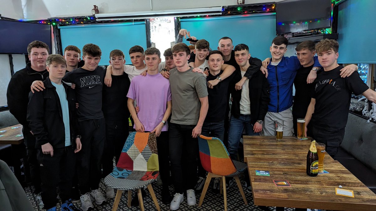 NeilstonFC2006s's tweet photo. Xmas night out for the lads last night plus a few ex-players ... Re-created an old photo 😂 https://t.co/QOhZxfnq6s