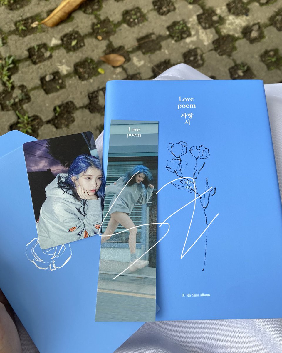 AKWorldShop1's tweet photo. WTS LFB || PH only

• All Official
• Onhand and Ready to Ship!
• DM - Condition (Not for sensitive)

MOP : GCash 
MOD : Shopee C/O

— Please read the #AKWorld_TermsAndCondition before ordering. Thank you!

#AKWorld_Onhands

TAGS : 
IU Love Poem Lee Ji Eun PC PH https://t.co/e6b0J43TKG