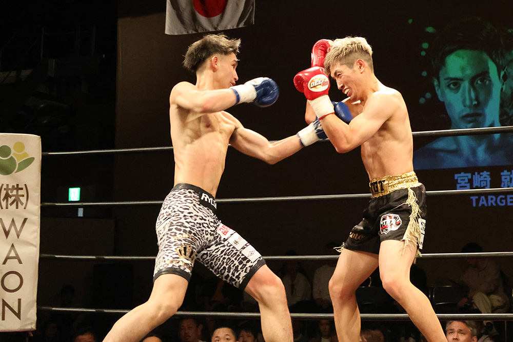 fightersspirits's tweet photo. ダブルメインイベント2 DEEP☆KICK-57.5kgタイトルマッチ 3分3R
×宮崎就斗(TARGET)
〇KING龍蔵(ROYAL KINGS)
#キックボクシング #キックボクシング大会 #DEEPKICK68 #DEEP_KICK68 #DEEP_KICK_68 #DEEPKICK #DEEP_KICK #ディープキック68 #ディープキック_68 #ディープキック https://t.co/gLwuHmTKMy