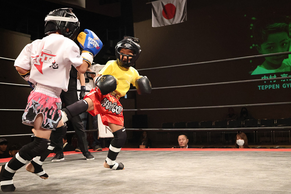 fightersspirits's tweet photo. オープニングファイト第1試合 -24kg契約 1分30秒2R
×中村京士郎(TEPPEN GYM 大阪)
〇辻柊羽(NJKF誠輪ジム)
#キックボクシング #キックボクシング大会 #DEEPKICK68 #DEEP_KICK68 #DEEP_KICK_68 #DEEPKICK #DEEP_KICK #ディープキック68 #ディープキック_68 #ディープキック https://t.co/rr5msjOTjh