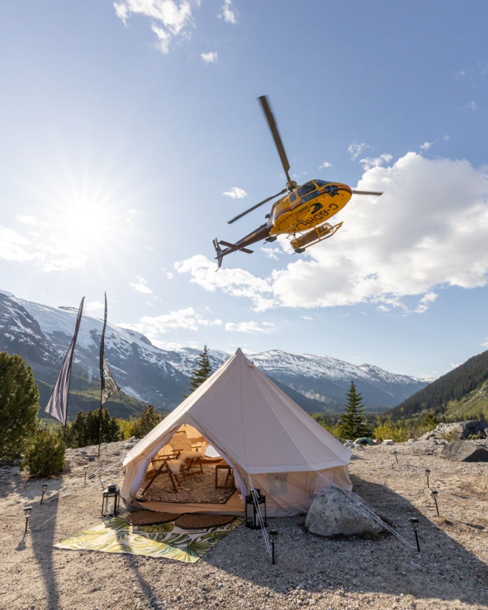 ExploreCookson's tweet image. Looking back on our camp in Canada this year, where our guests flew in by heli and stayed in luxury with their own private chef. Having a heli on hand meant access to exploring 20,000 year old ice caves, soaking in hot springs, dining in remote snow setups and heli snow biking.