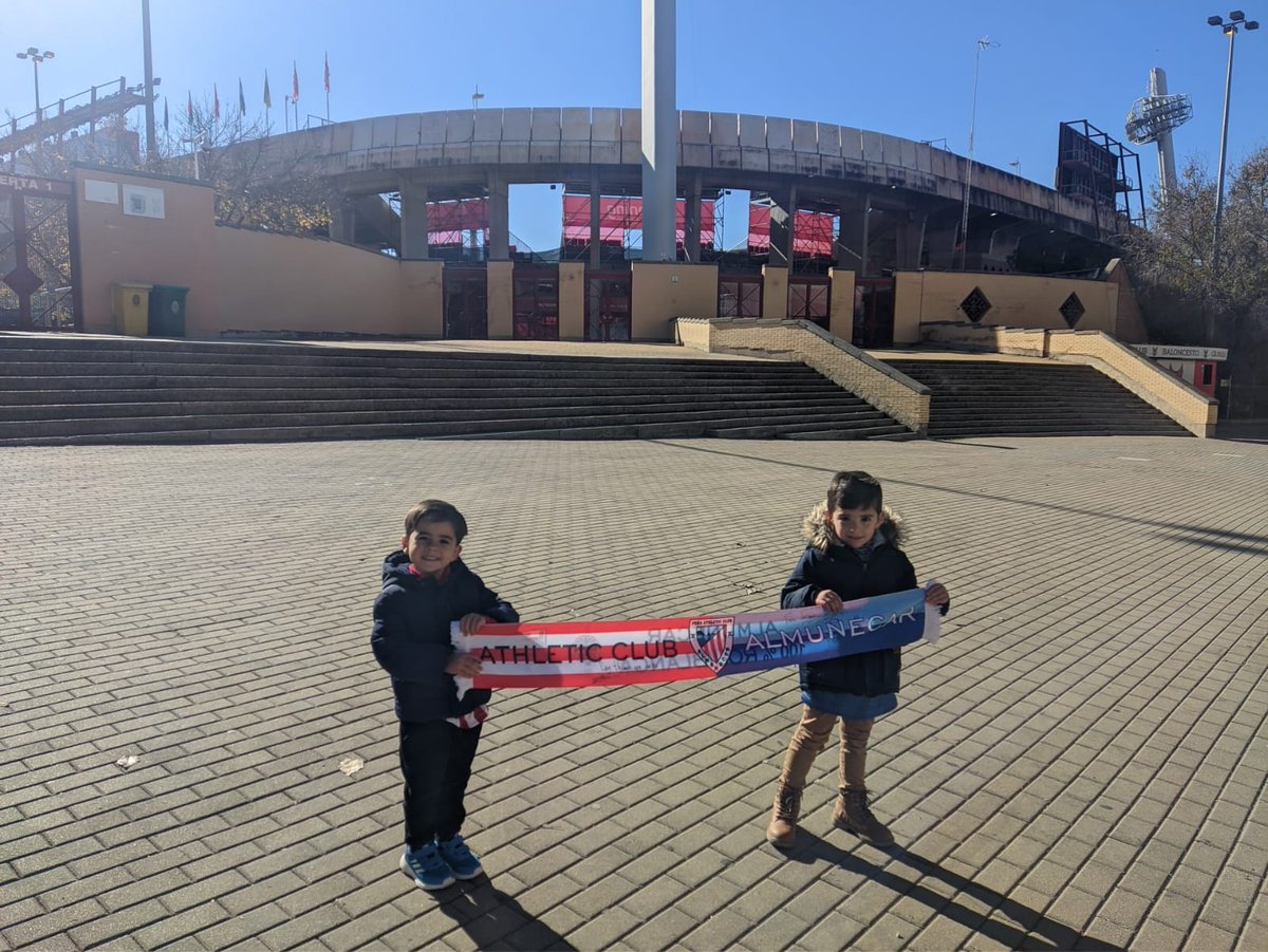 AthAlmunecar's tweet photo. @AthleticClub ya estamos aquí los fieles de Almuñécar (Granada)
AUPA ATHLETIC! https://t.co/xrzNBpYlRw