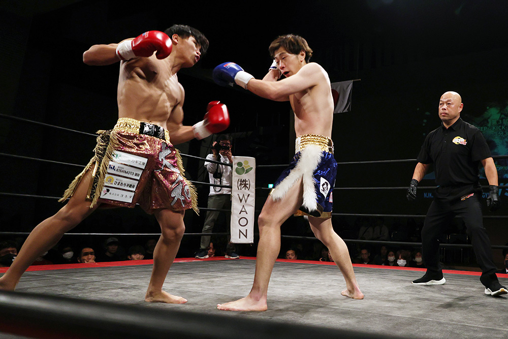 fightersspirits's tweet photo. 第3試合 DEEP☆KICK-55kg契約 3分3R
〇井上大和(NJKF TOKEN KICKBOXING GYM)
×竹内龍馬(新宿レフティージム)
#キックボクシング #キックボクシング大会 #DEEPKICK68 #DEEP_KICK68 #DEEP_KICK_68 #DEEPKICK #DEEP_KICK #ディープキック68 #ディープキック_68 #ディープキック https://t.co/Y8gDpE7Cfh