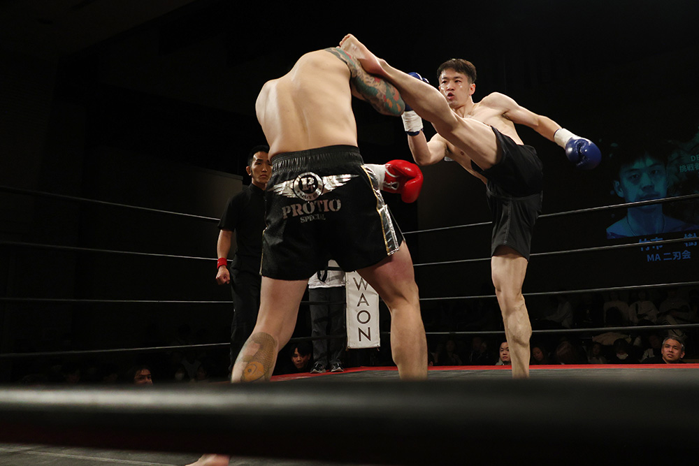 fightersspirits's tweet photo. 第8試合 DEEP☆KICK-65kg挑戦者決定トーナメント準決勝 3分3R 延長1R
×竹市一樹(MA二刃会)
〇中澤友(ビンチェレあべの)
#キックボクシング #キックボクシング大会 #DEEPKICK68 #DEEP_KICK68 #DEEP_KICK_68 #DEEPKICK #DEEP_KICK #ディープキック68 #ディープキック_68 #ディープキック https://t.co/bUhHw8TlN5