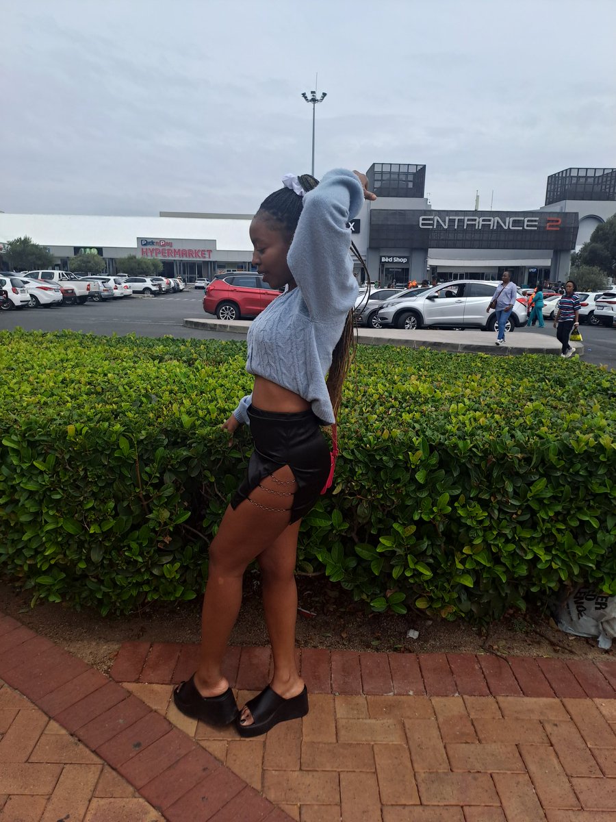 serving_hot's tweet photo. @LivhuMiss https://t.co/PsEHRWlL2o