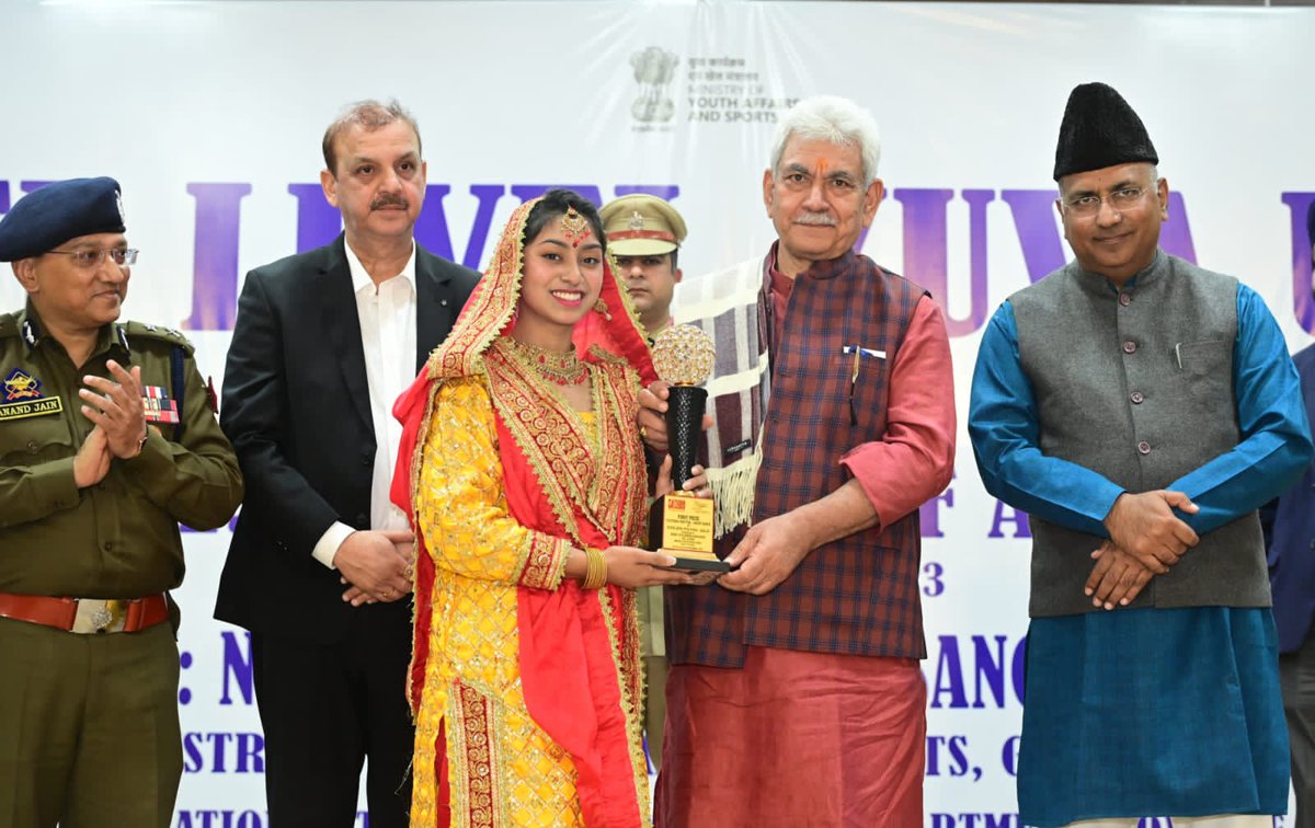 OfficeOfLGJandK's tweet photo. Attended closing ceremony of State level Yuva Utsav: India@2047 organised by Ministry of Youth Affairs and Sports through NYKS. Congratulations to winners. Taking inspiration from Hon'ble PM Shri Narendra Modi Ji's Panch Pran, Yuva Utsav had integrated 5-youth centric programmes. https://t.co/1r6U3r3QP8