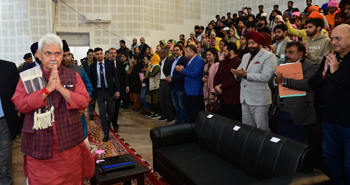 OfficeOfLGJandK's tweet photo. The creativity, charisma and hard work of youth is the formidable force that is setting new agenda of development. The new ideas and conviction is stimulating various sectors and contributing to new discoveries and innovation. Future belongs to India and our youth. https://t.co/bIpSrIOZn6