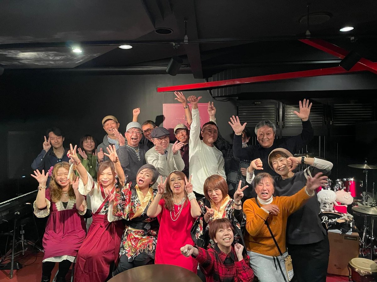 2023.12.09
渡し船のLIVEなんとか無事に終わりました🎵
ギター🎸ユニットって難しいけどやりがいあって楽しい🎵
これからどんどんレベルアップしていくように頑張ります‼️
お越しくださった皆様ありがとうございました🙇‍♂️
渡し船のLIVE、次は2024.03.17に決まっています👍👍👍