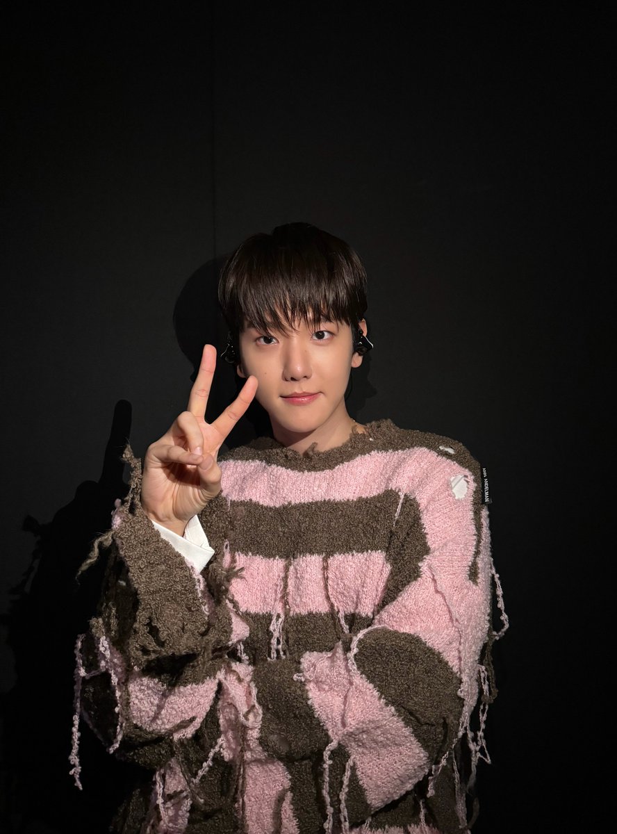 ✌🏻🐶💖

#BAEKHYUN #백현 
#EXO #엑소 #weareoneEXO
#BlueRoom