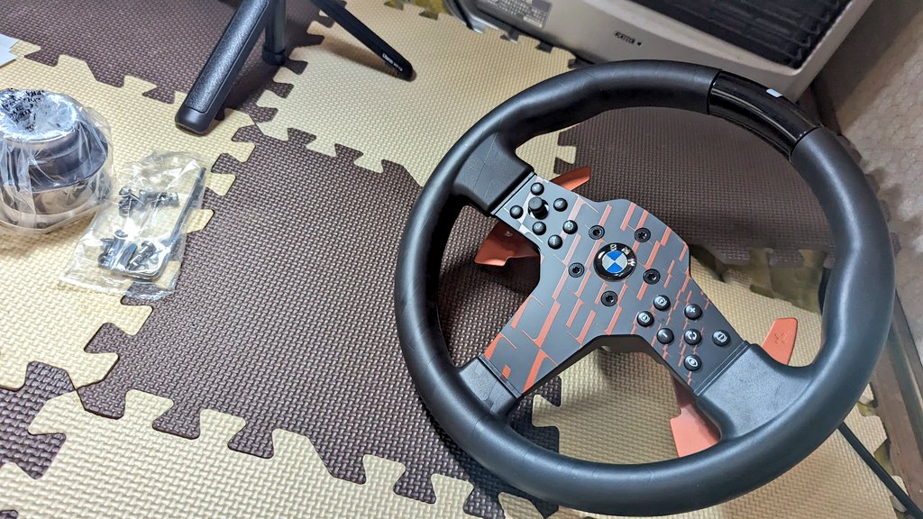 Ryuz_baller's tweet photo. 永遠に終わらない組み立て中(^o^;)
#FANATEC
#CSLDD https://t.co/3aRdzIQIRu